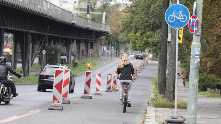 Pop-up bike lane